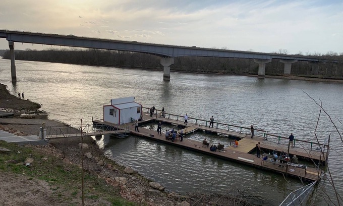 Warsaw Hotel | Rm 1 - Waterfront Double Queen/1st floor