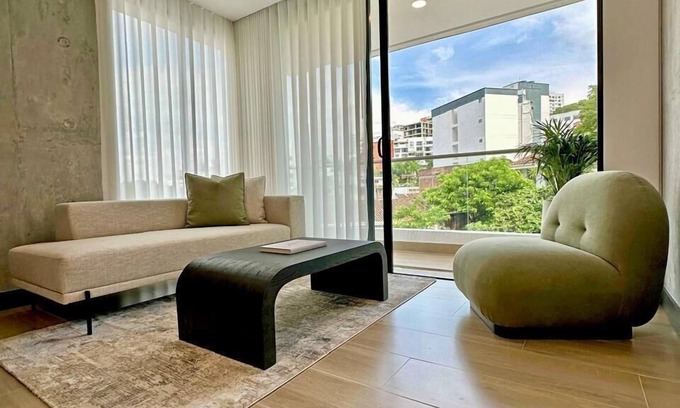Cali Apartment | RM 804 | Amazing 1-Bed In High-Rise Luxury | Pool