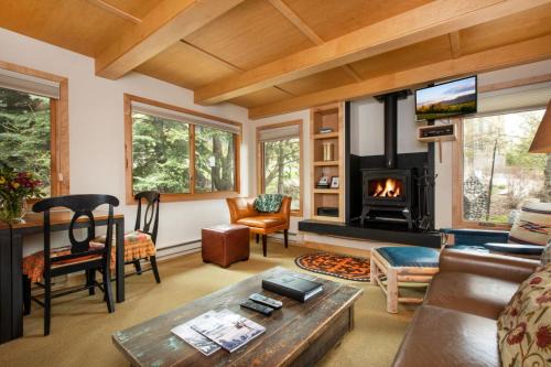 Teton Village Apartment | RMR: La Choumine 2 Condo in Teton Village