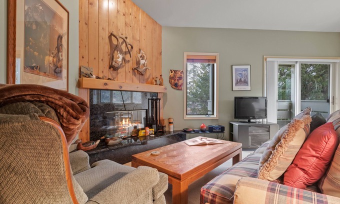 Moose Wilson Road Condo | RMR: Mountain Ash 3 Condo in The Aspens/Wilson,WY