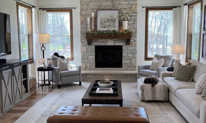 Village of Richfield House | RNC? Executive Ranch on 1.5 acres w/private patio inc hot tub. 30 min to MKE
