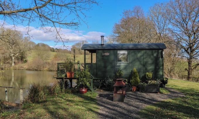 Hadlow Down Cottage | ROACH HUT, pet friendly, character holiday cottage in Crowborough