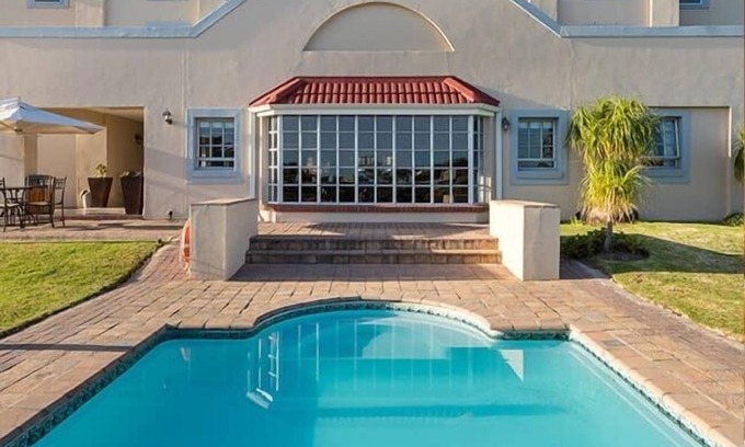 Selborne Hotel | Road Lodge East London