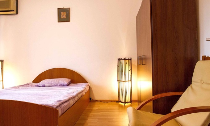 Gara de Nord Apartment | Robbie`s Exciting Offer- Studio Victoriei