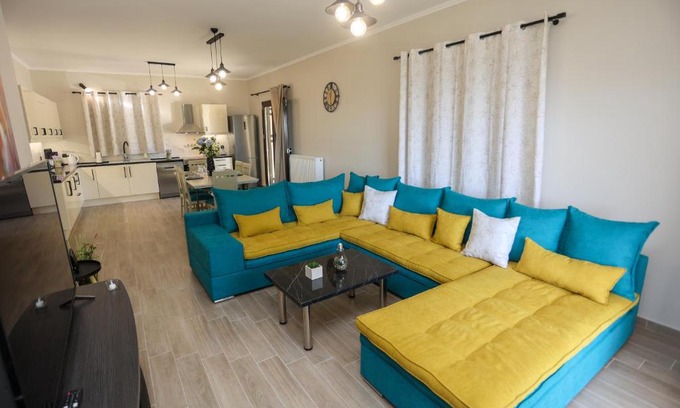 Kato Pavliana Apartment | Roberta House