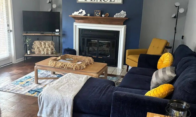 Richmond House | Robin’s Nest: Walk EKU/Downtown