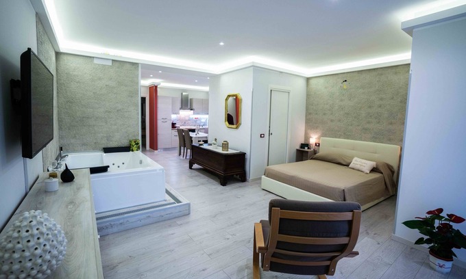 Enna Apartment | Rocca di Cerere - Venere house, suite with jacuzzi in the room.