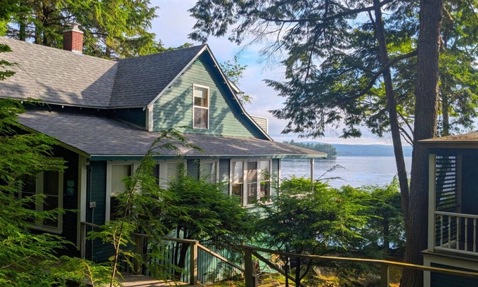 Sunapee House | Rockfern on Lake Sunapee