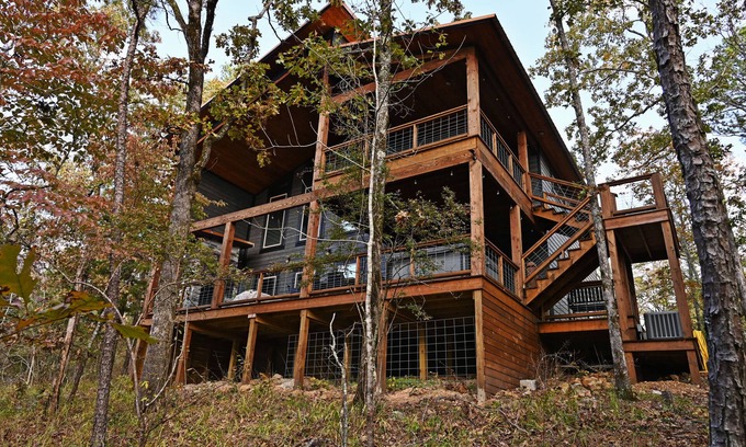 Octavia Cabin | Rockin Robin-TRUE SECLUSION-Paved Roads-Boat Ramp 1/2 mile-ATV'S Welcome-2 Suites