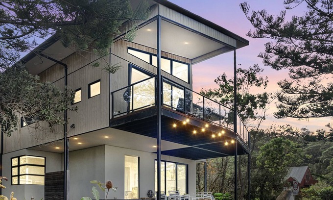 Coledale House | 'Rockpool' - Amazing Ocean Views w/ Direct Beach Access