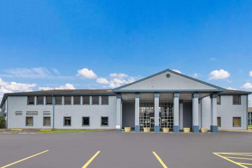 Beaumont Hotel | Rodeway Inn Conference Center
