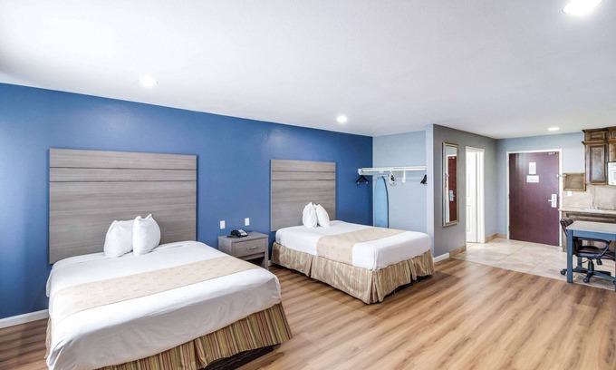 Lakeview  Jefferson County Hotel | Rodeway Inn & Suites Port Arthur - Groves