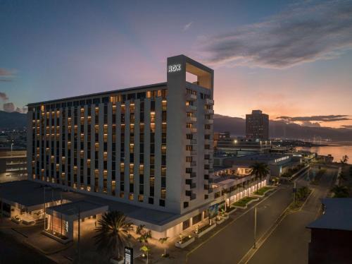 Kingston Hotel | ROK Hotel Kingston Tapestry Collection By Hilton