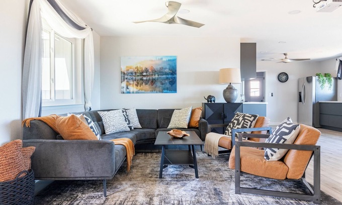 Mariposa Other | Rolling Oaks Ranch: Private Lakefront Farm Stay on 235 Acres