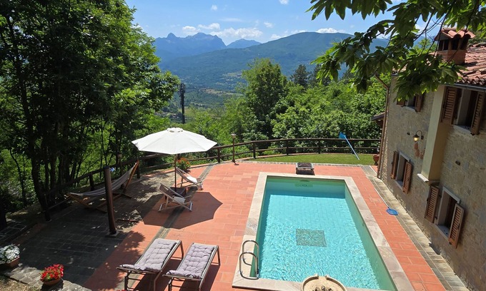 Castiglione di Garfagnana Cottage | Romantic Tuscany villa with private pool in stunning location, complete privacy.
