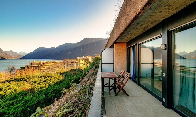 Paradiso Apartment | Romantic Apartment overlooking the Gulf of Lugano - PARADISE