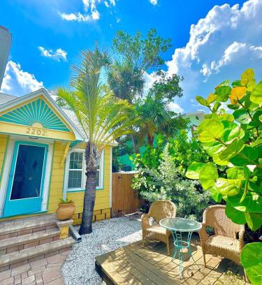 Pass-a-Grille House | Romantic Beach Escape Steps to Sand & Sunset