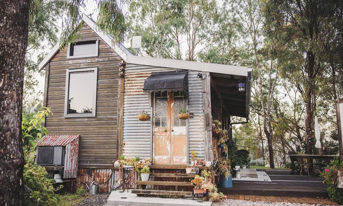 Thornton Cabin | Romantic Cabin for two, nestled in farmland. Valley views, sunsets and wildlife.