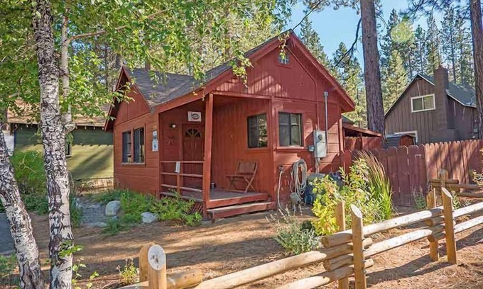 Al Tahoe Cabin | Romantic Cabin for 2- Private Hot Tub, Convenient to Heavenly, Lake and.