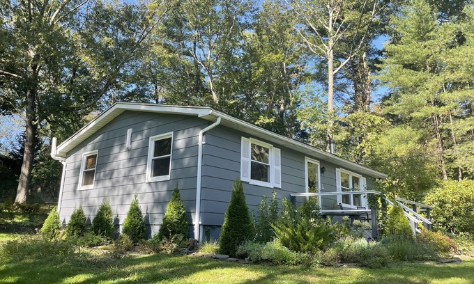 Town of Copake Cottage | Romantic Cottage in the Hudson Valley, near the town of Hudson