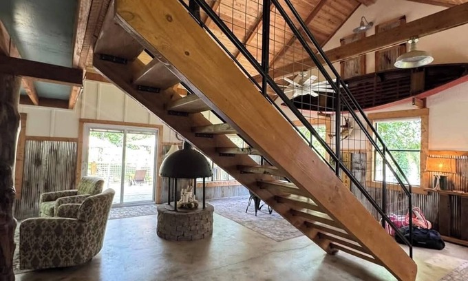 Doniphan Cabin | Romantic couples retreat 100 feet from Current River, Doniphan, MO