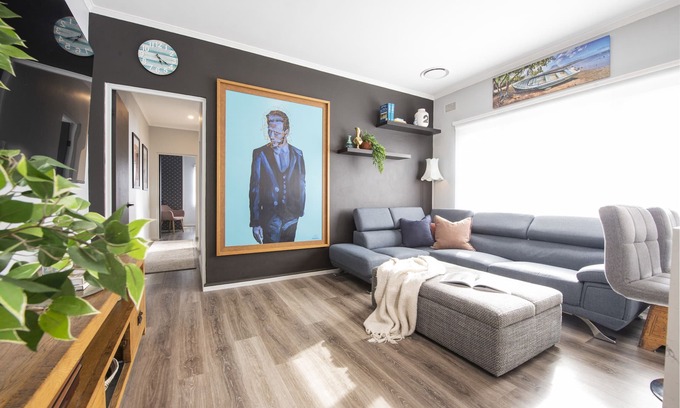 Burwood Apartment | Romantic Cozy Getaway central location, shopping, food and entertainment