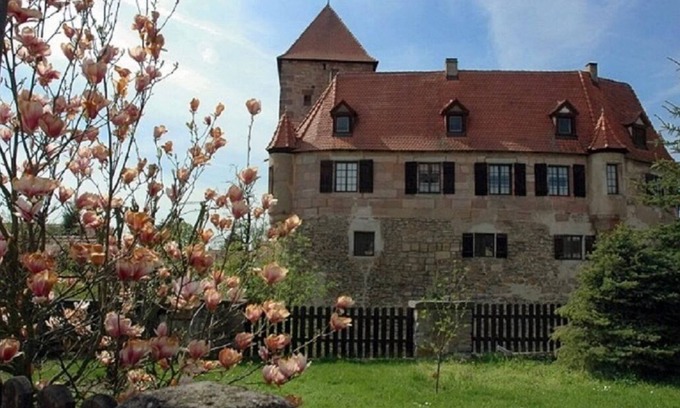 Kornburg - Worzeldorf Other | Romantic double room in a historic castle