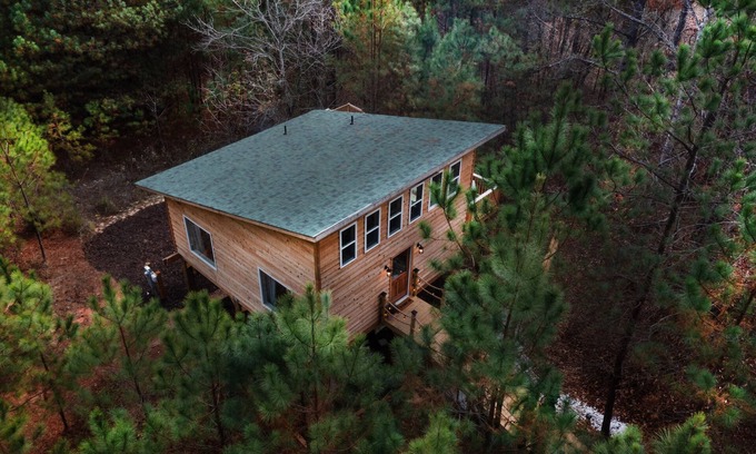 Lawndale Cabin | Romantic Escape in the Treetops w/Outdoor Shower, Hot tub, & Firepit!