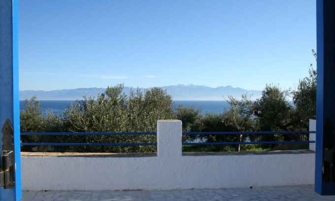 Pylos-Nestoras House | Romantic house above the sea with charming view