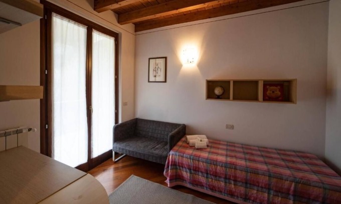Sulzano Apartment | ROMANTIC LAKE VIEW HOUSE