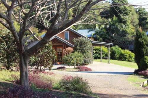Witta Villa | Romantic Lakeview Cottage