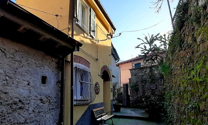 Borgo Antico House | Romantic little pirate's house, free WiFi
