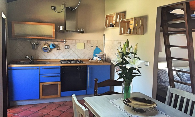 Pallanza Apartment | Romantic loft in the center of Suna, 5 min from the beach