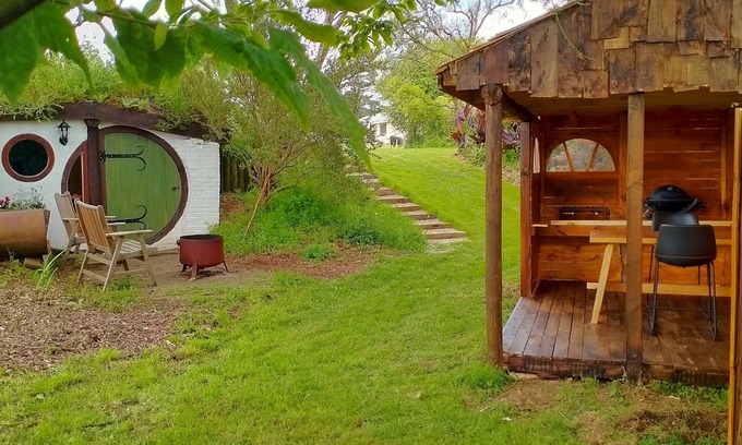 Pukemoremore Ski Chalet | Romantic night in a 'Hole in the Ground'