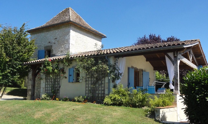 Douzains Cottage | Romantic Pigeonnier with private and secluded pool - just for two!