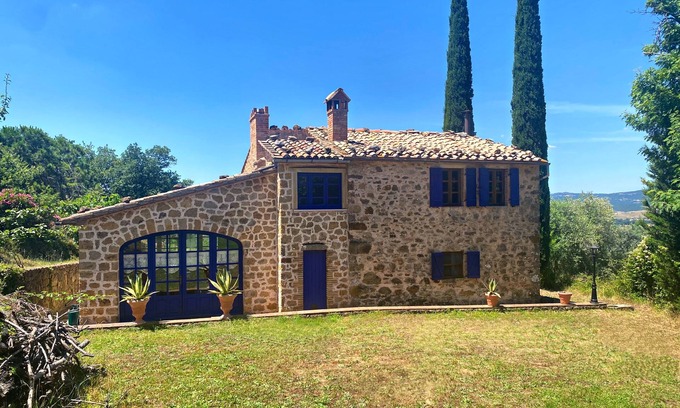 Saturnia House | Romantic rustico within sight of Saturnia