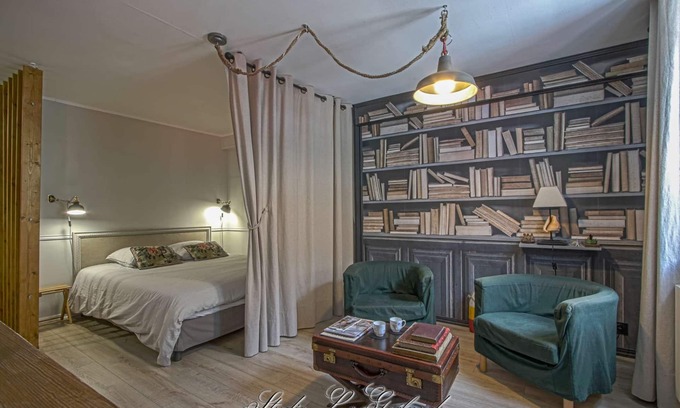 Enclos Apartment | Romantic studio w/comfy bed & large btm 1mn-walk to Vieux Bassin - Studio Le Goéland ♥