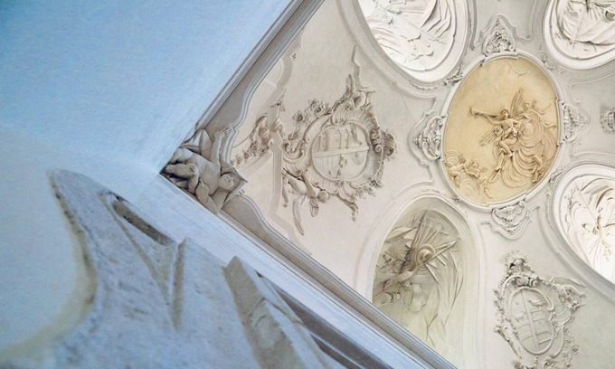 L'Aquila Apartment | Romantic Suite of the seventeenth century