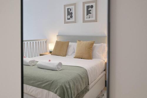 Malilla Apartment | Romantic Suite Roig Arena N4 Virkin Suites