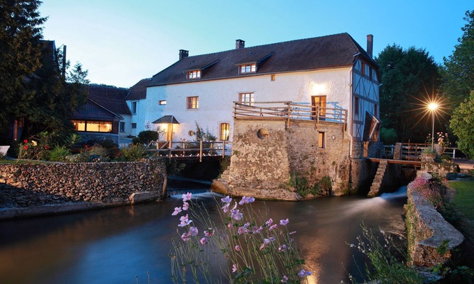 Vendieres Apartment | Romantic suite with private jacuzzi 1 hour from Paris