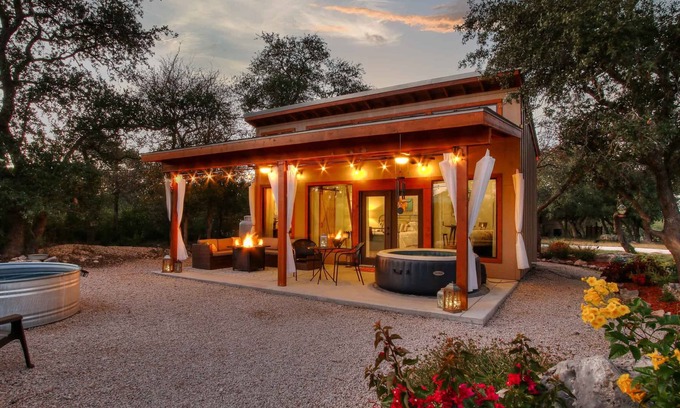 Hondo Cabin | Romantic Tiny Home With Loft