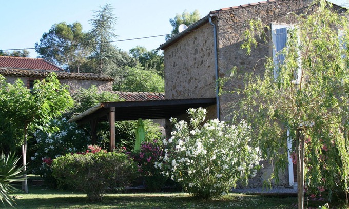 Gabian House | Romantic tower house for two on the La Grange winery