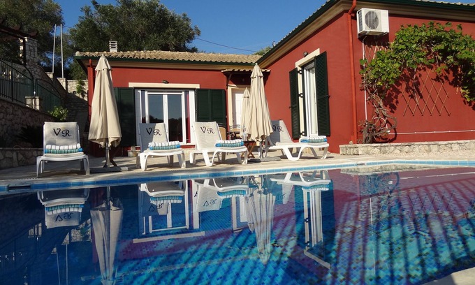 Agios Ioannis Villa | Romantic Villa, central location, priv. pool, sun terrace, 10 mins to the beach!