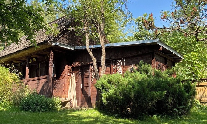 Viseu de Sus House | Romantic wooden house in the midst of a magnificent cultural landscape in the Maramures
