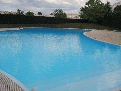 Pouilly Apartment | Romantisme et glamour avec spa ,jardin proche zénith