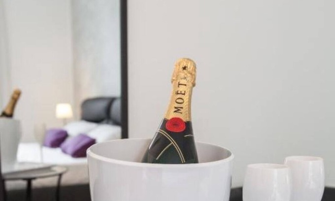 San Giovanni Apartment | Rome Central Rooms: Double/Twin Room with Single Beds