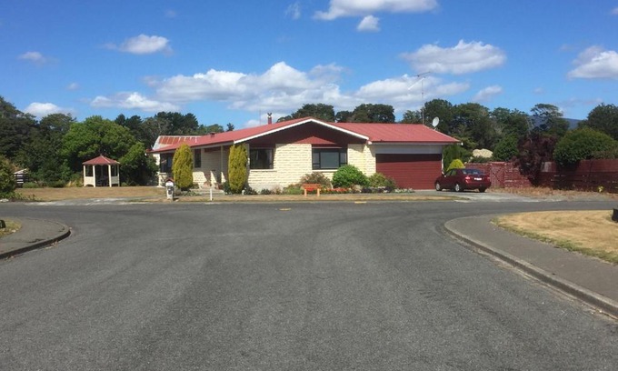 Tuatapere Bed & Breakfast | Ron and Tony's Bed & Breakfast