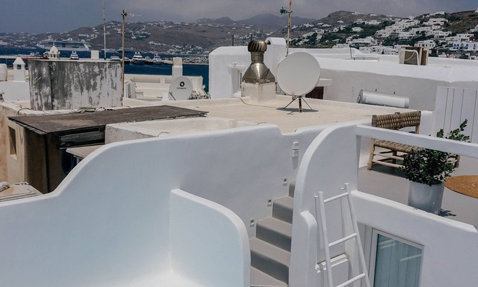 Little Venice House | Roofs of Chora, Townhouse with Rooftop Pool - Adults Only