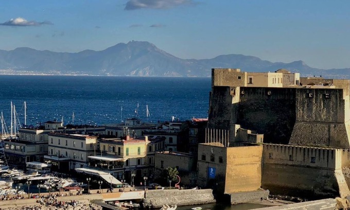 San Ferdinando Apartment | Rooftop in front of the Castle