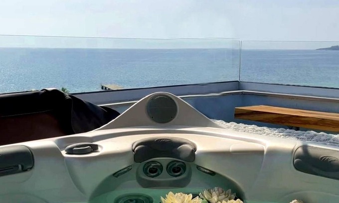 Nees Pagases House | Rooftop Loft with Hydromassage